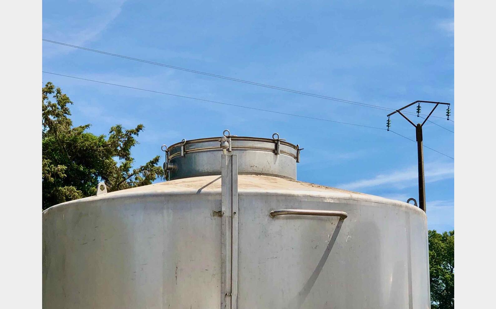 Stainless steel tank - Closed 104 HL (10 400 liters)