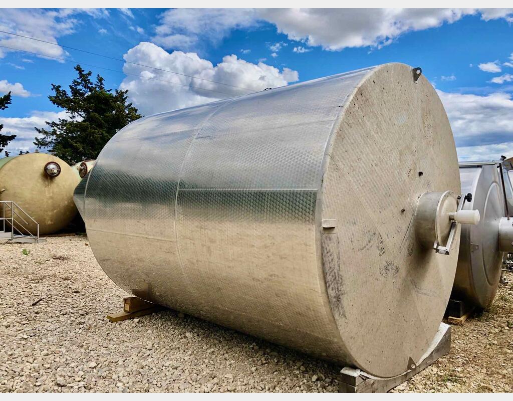Stainless steel tank 304 L - Conical bottom  250 HL (25 000 liters)