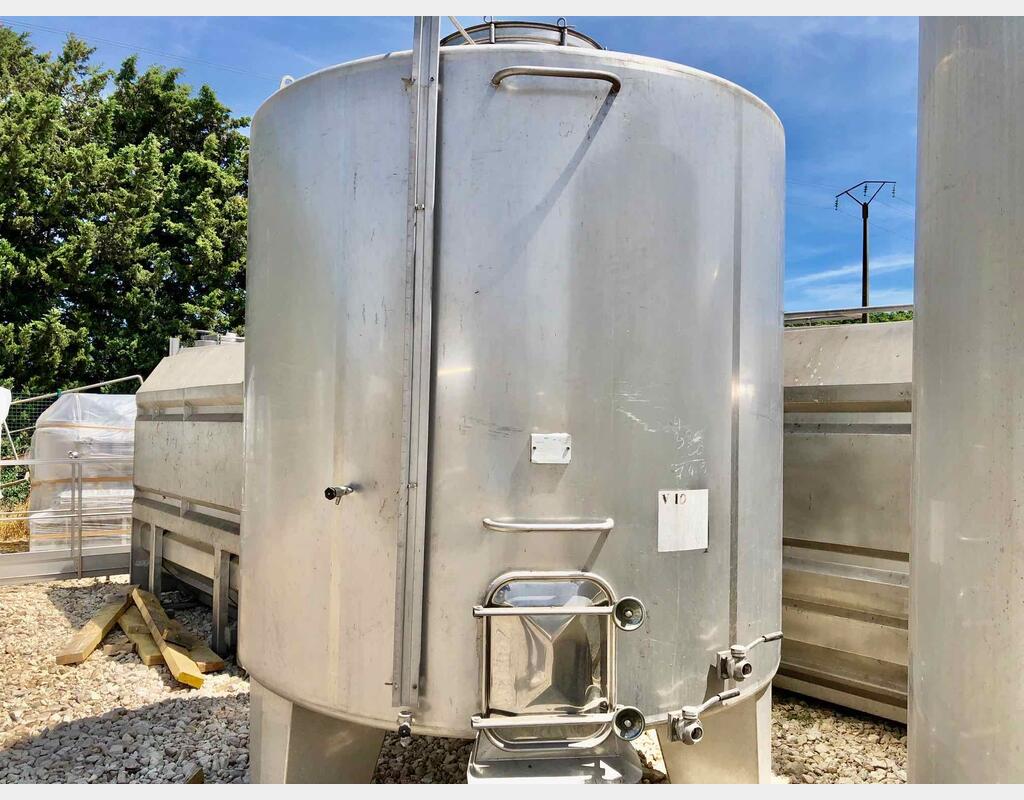 Stainless steel tank - Closed 104 HL (10 400 liters)