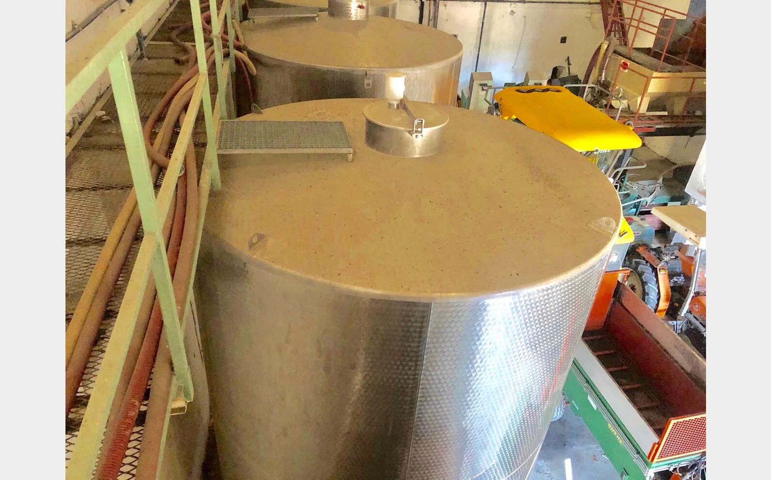Stainless steel tank 304 L - Conical bottom  250 HL (25 000 liters)