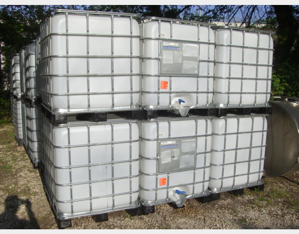 Conteneur plastique 1000 L. - parall&eacute;l&eacute;pip&egrave;dique Blanc