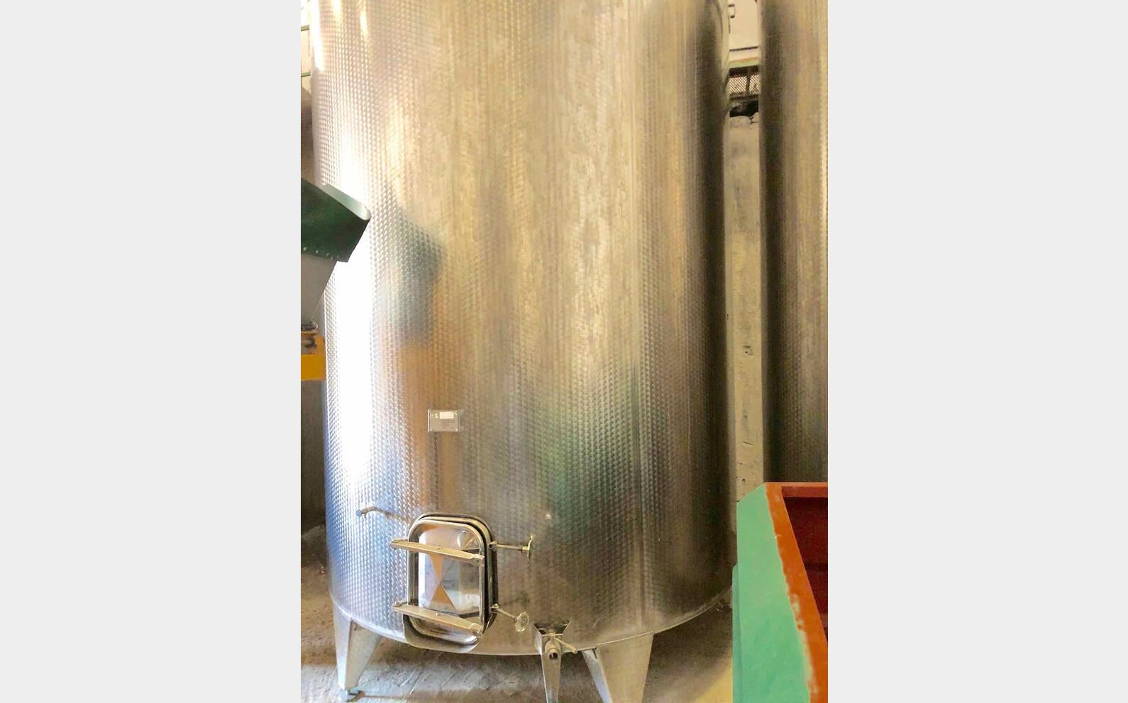 Stainless steel tank 304 - Conical bottom  250 HL (25 000 liters)