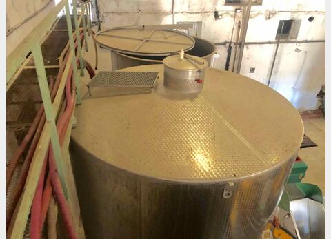 Stainless steel tank 304 - Conical bottom on feet