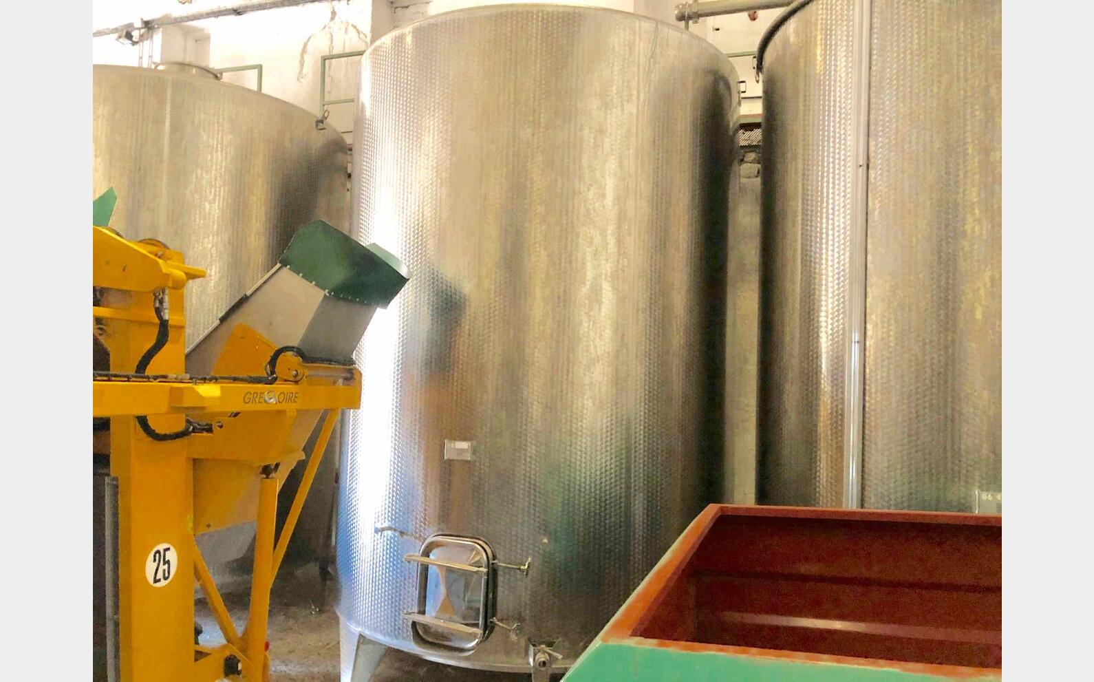 Stainless steel tank 304 - Conical bottom  250 HL (25 000 liters)