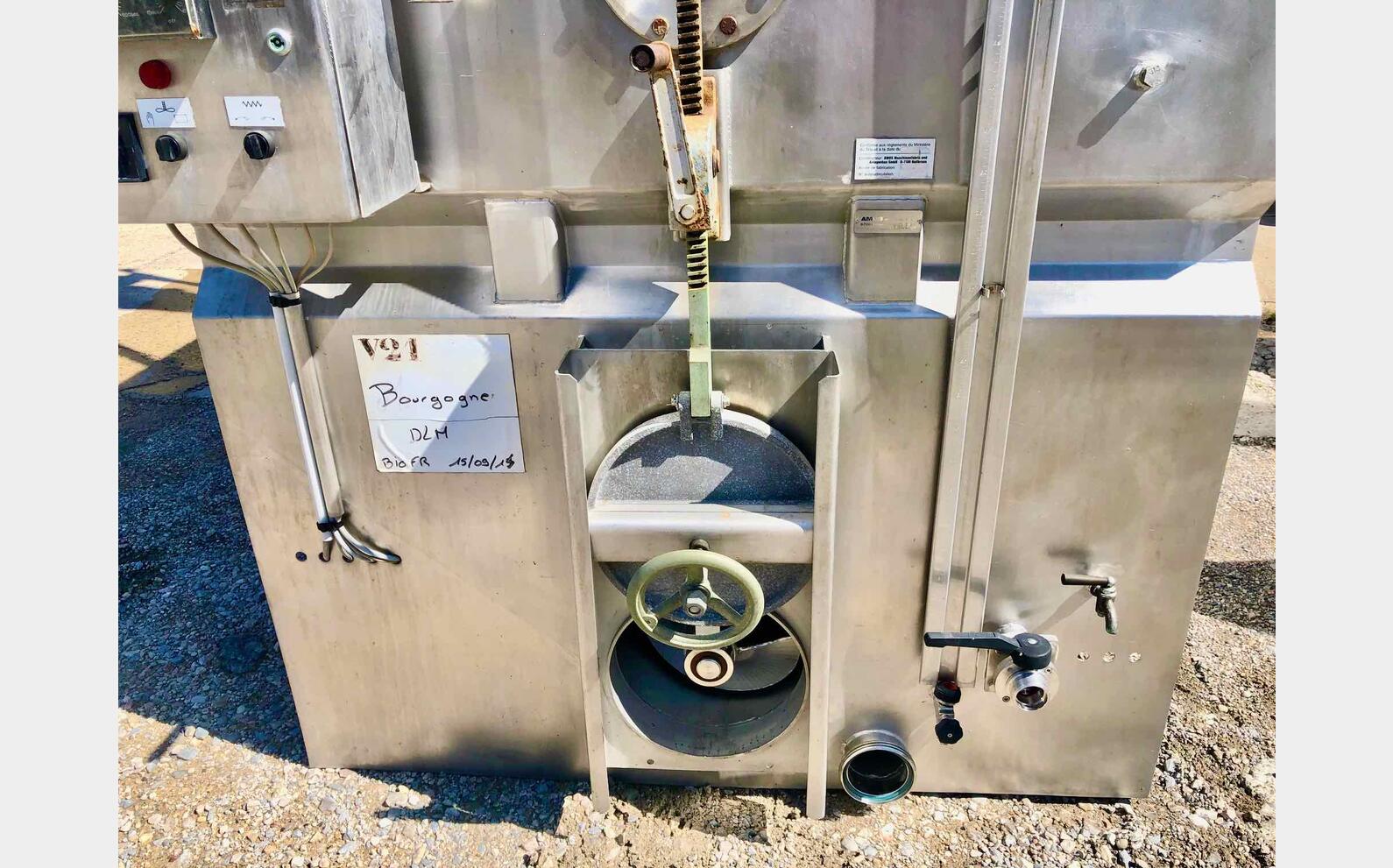 Rectangular stainless steel tank 80 HL (8 000 liters) AMOS