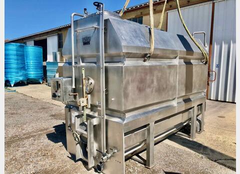 Rectangular stainless steel tank