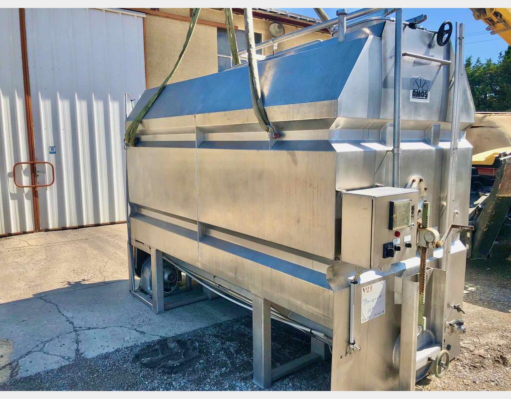 Rectangular stainless steel tank