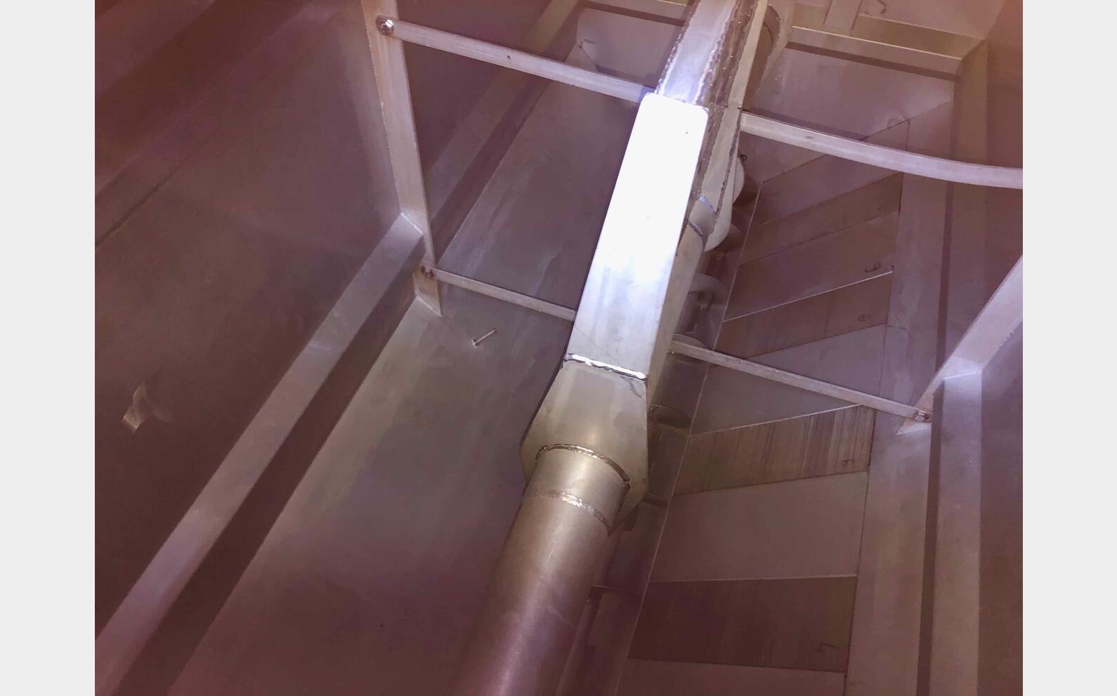 Rectangular stainless steel tank 80 HL (8 000 liters) AMOS