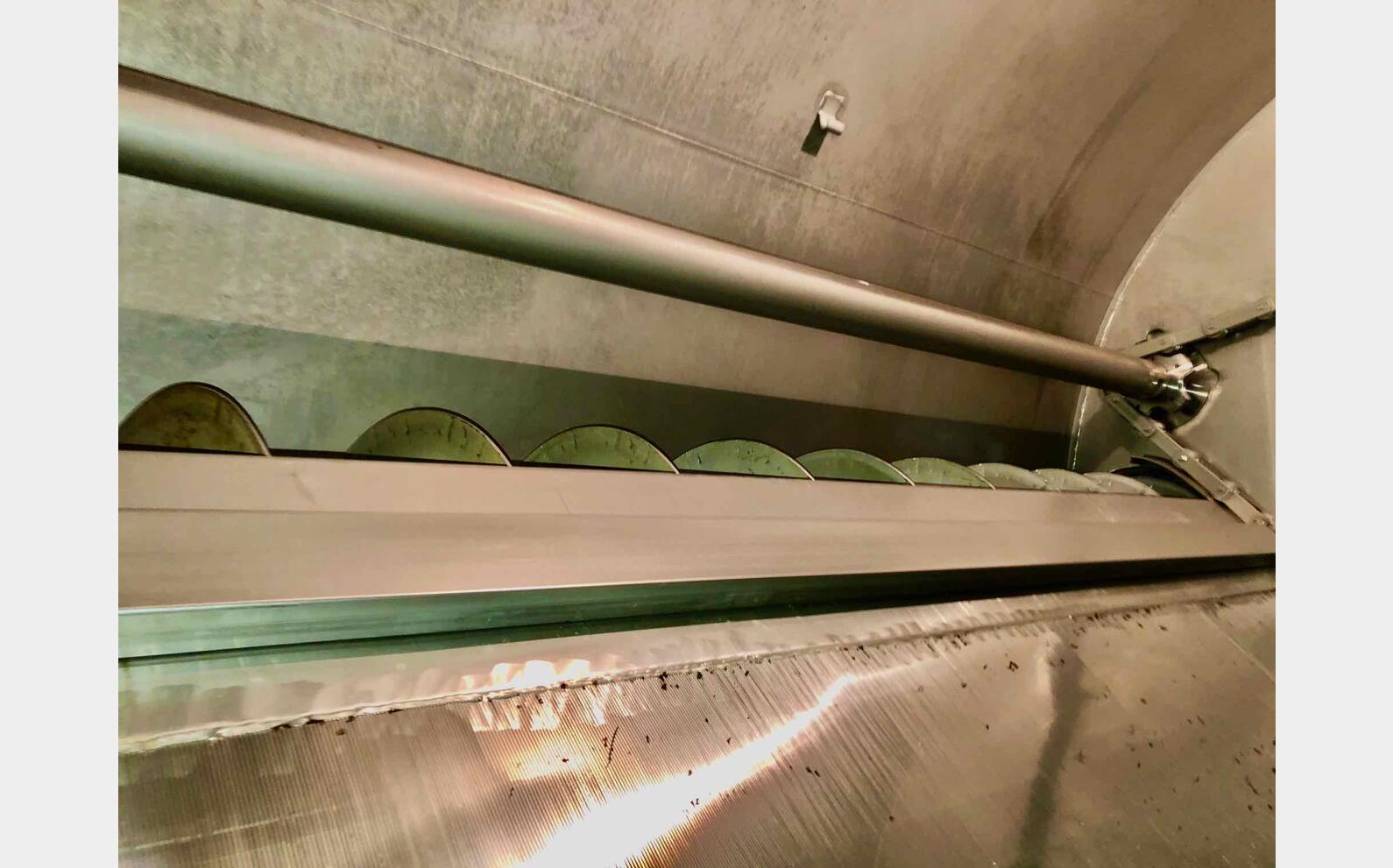 Stainless steel vinification tank 300 HL (30 000 liters) PERA