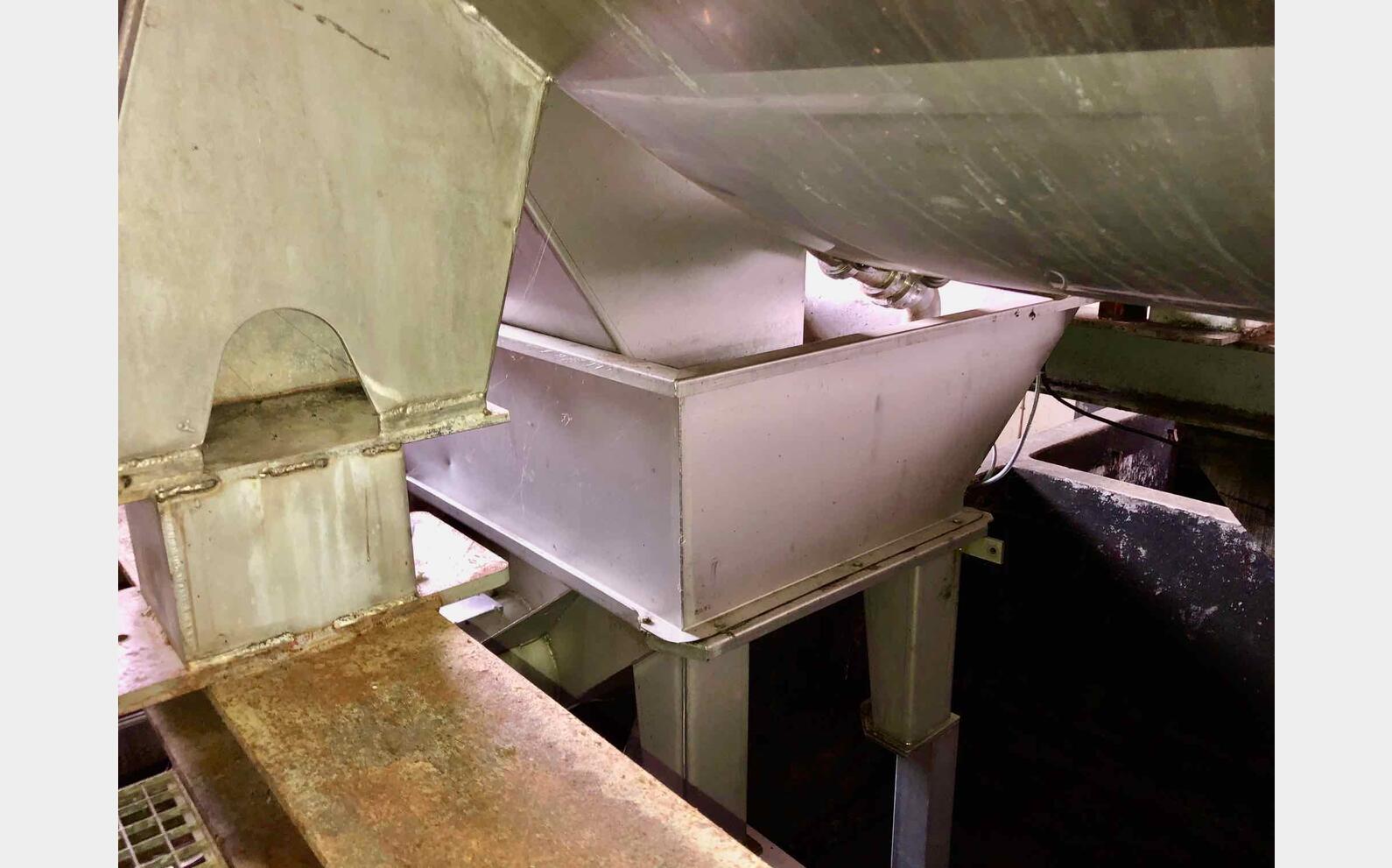 Stainless steel vinification tank 300 HL (30 000 liters) PERA