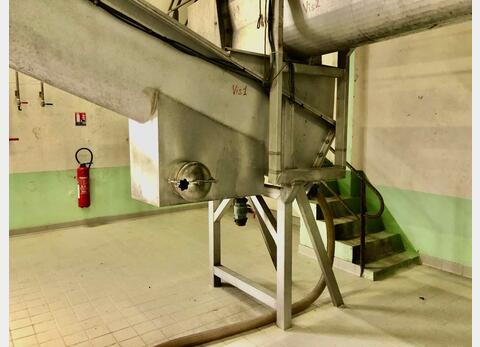Auger with hopper