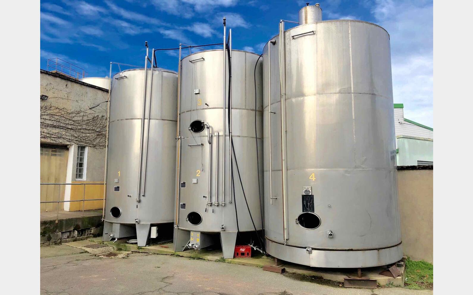 Stainless steel tank compartment 300 HL (30 000 liters) 2 x 150 HL