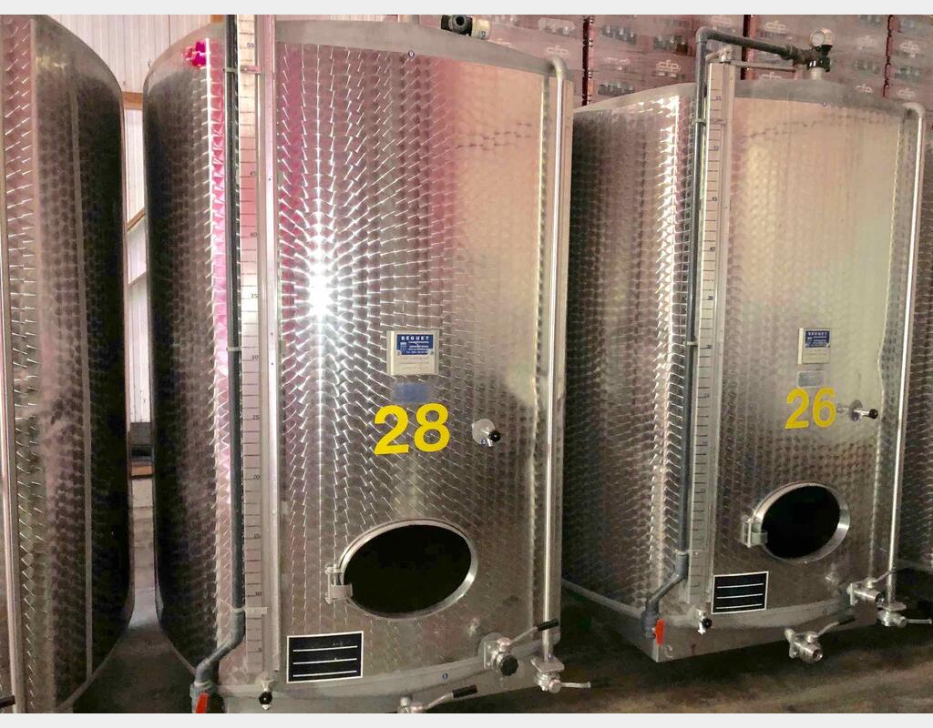 Rectangular stainless steel tank