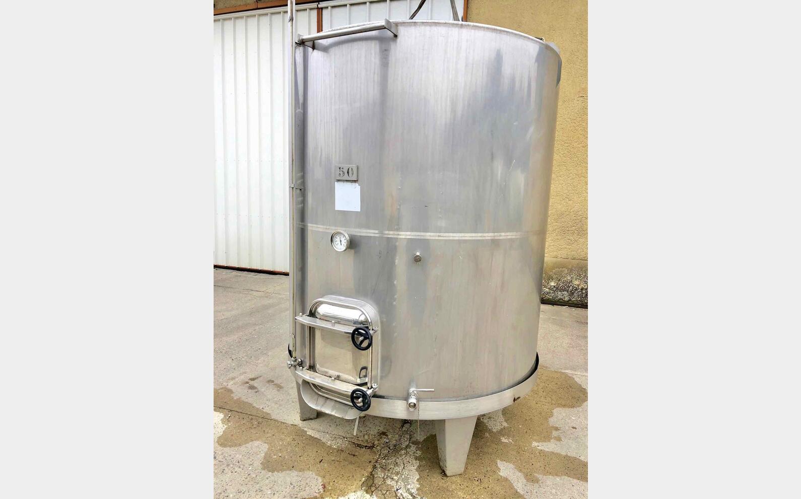 Cuve inox - Ferm&eacute;e - Sur pieds 50 HL (5 000 litres)