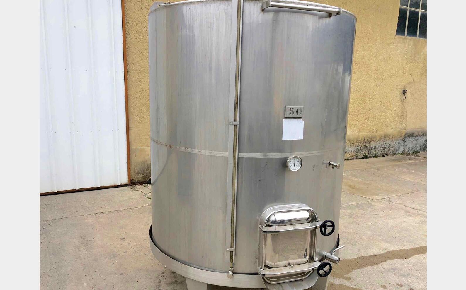 Cuve inox - Ferm&eacute;e - Sur pieds 50 HL (5 000 litres)
