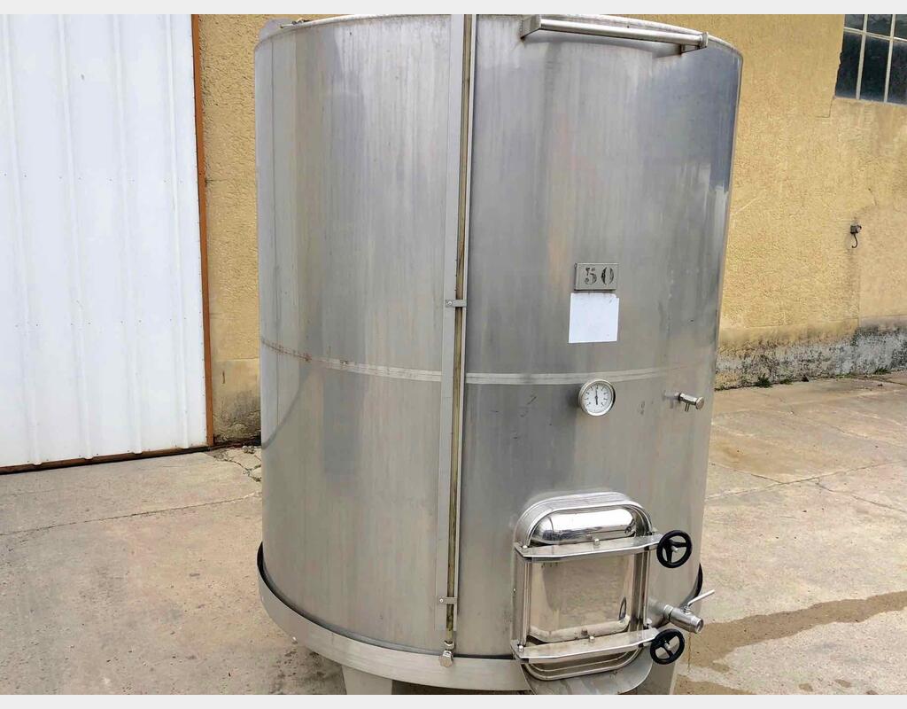 Cuve inox - Ferm&eacute;e - Sur pieds 50 HL (5 000 litres)