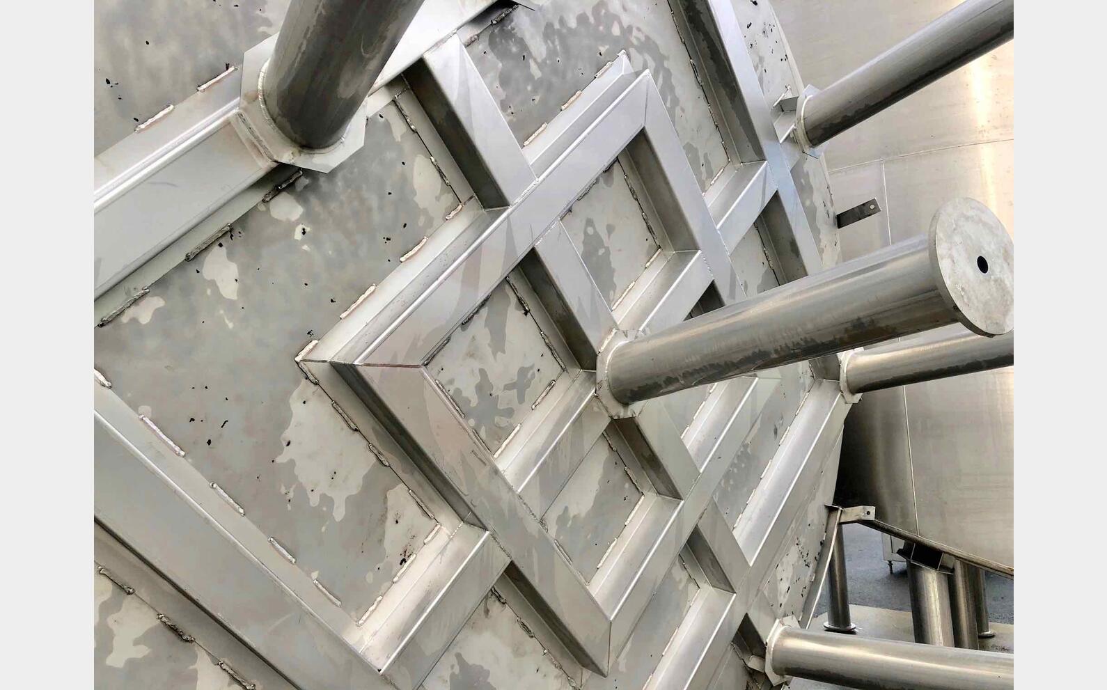 Stainless steel tank - Inclined bottom  350 HL (35 000 liters)