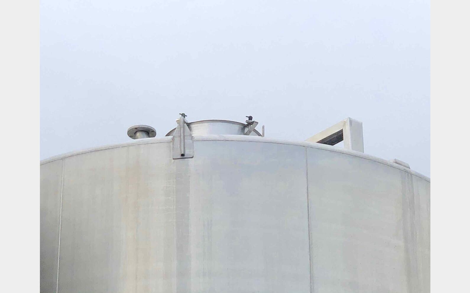 Stainless steel tank - Inclined bottom  350 HL (35 000 liters)