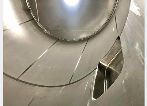 Stainless steel tank - Inclined bottom  350 HL (35 000 liters)