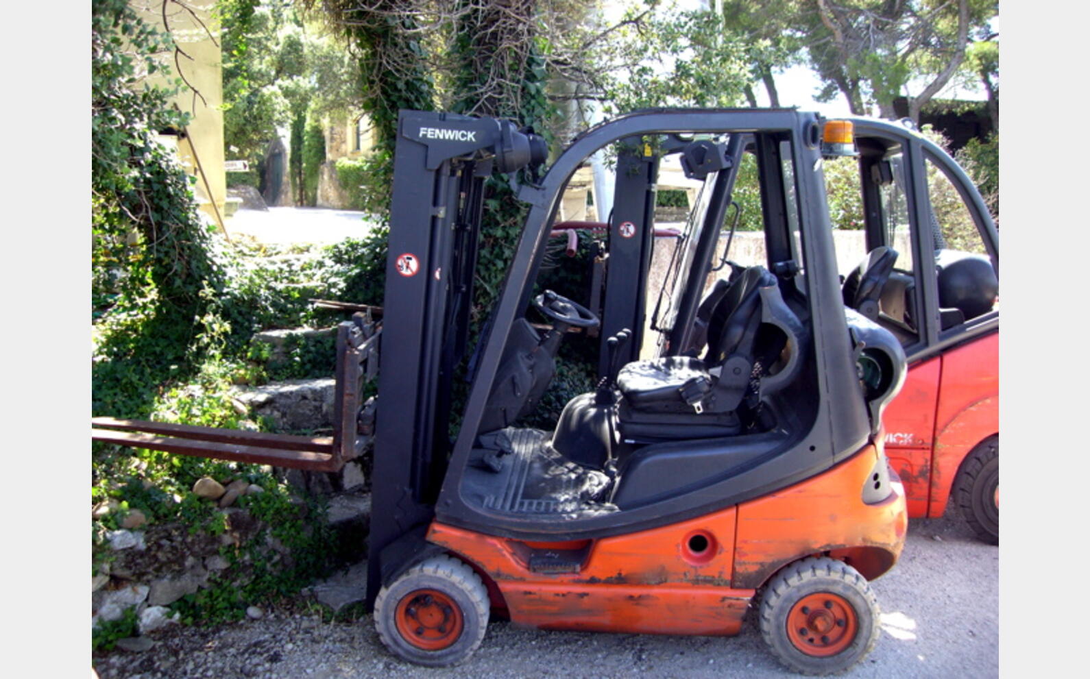CHARIOT ELEVATEUR FENWICK H16T