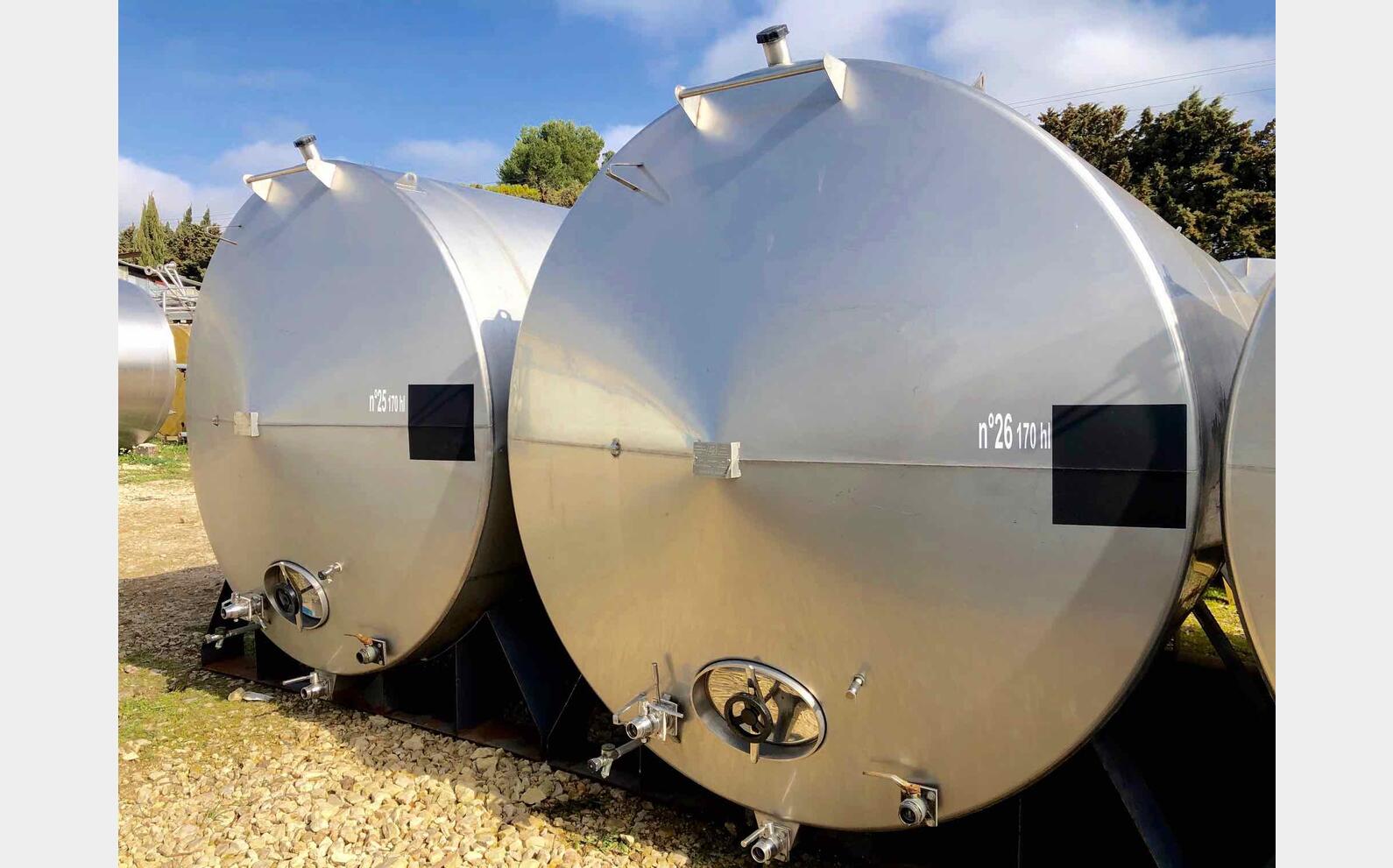 Stainless steel tank - With cooling plates 170 HL (17 000 liters)