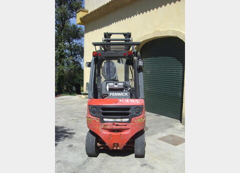 CHARIOT ELEVATEUR FENWICK H20T