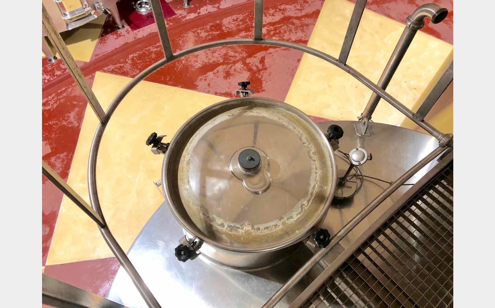Cuve inox 304 - Avec drapeaux 100 HL (10 000 litres) ETA