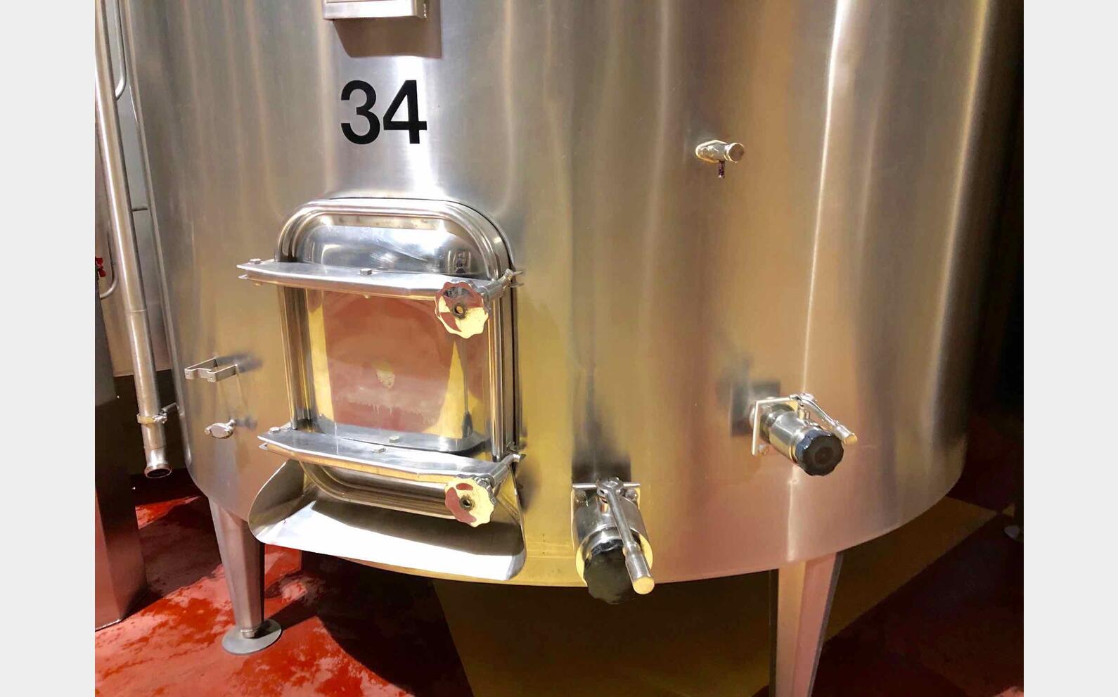 Cuve inox 304 - Avec drapeaux 100 HL (10 000 litres) ETA