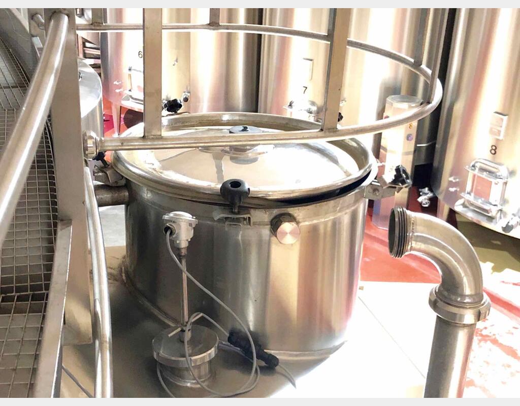 Cuve de vinification inox 304 - Avec drapeaux