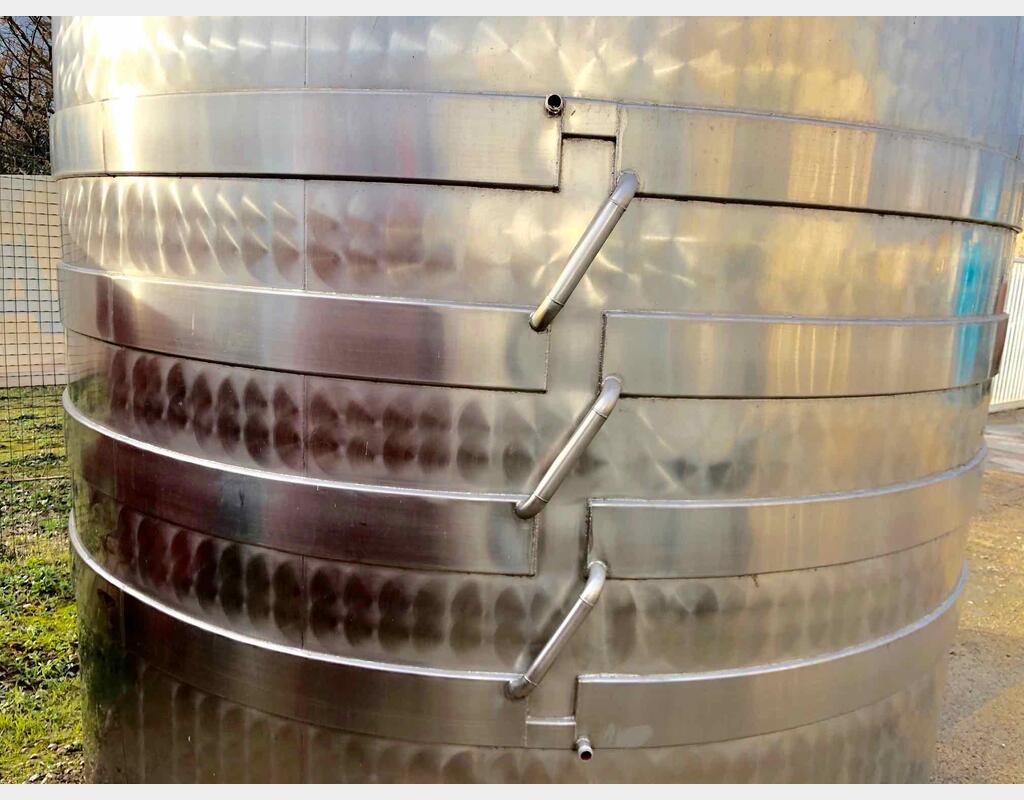 Vertical cylindrical stainless steel tank - Flat Bottom - Cooling circuit