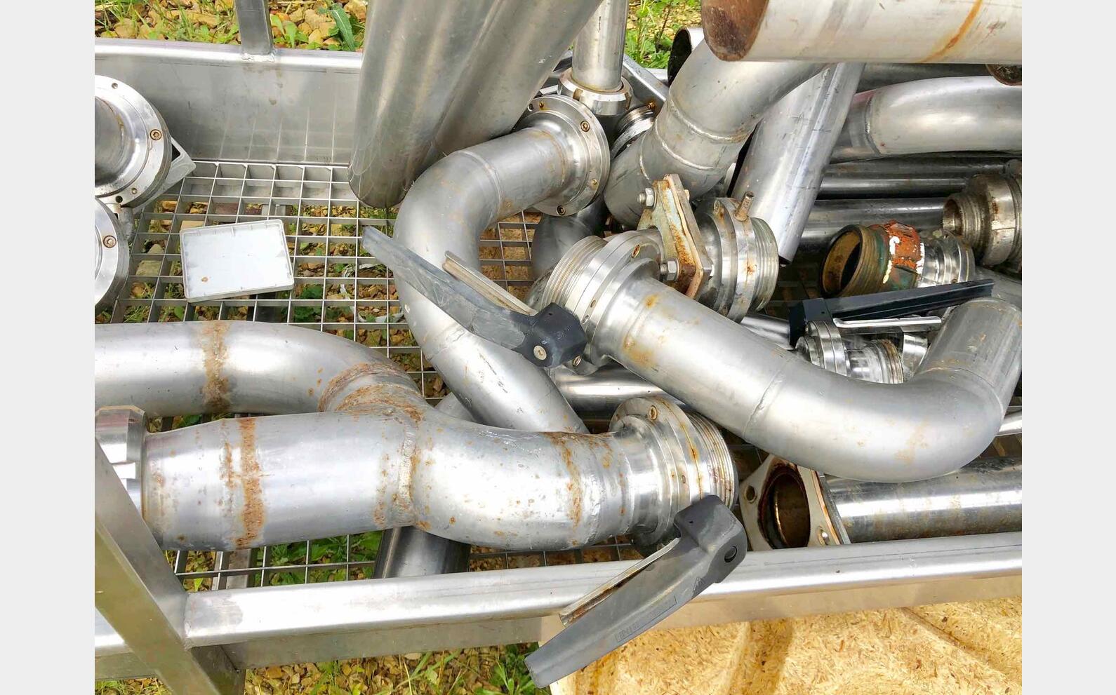 Stainless steel tube, valves