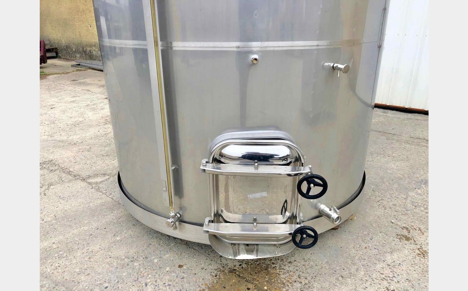 Cuve inox ferm&eacute;e 50 HL (5 000 litres)