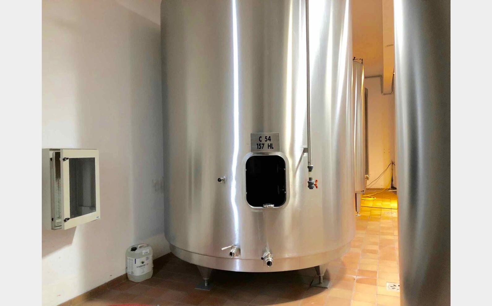 Stainless steel tanks 157 HL (15 700 Liters) PIERRE GUERIN