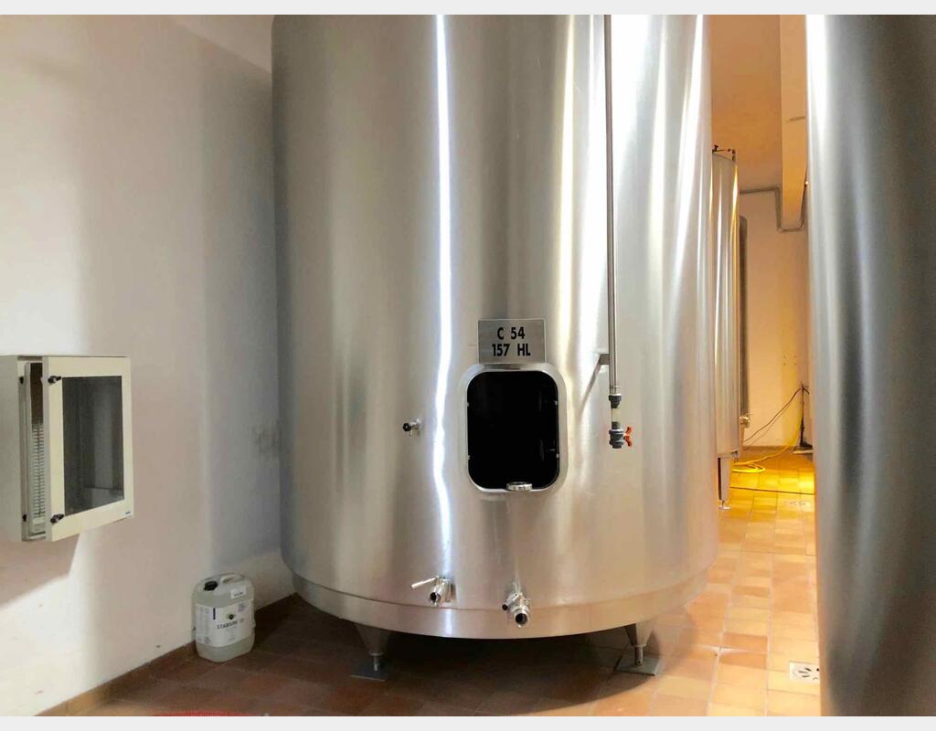 Stainless steel tanks - Flat bottom