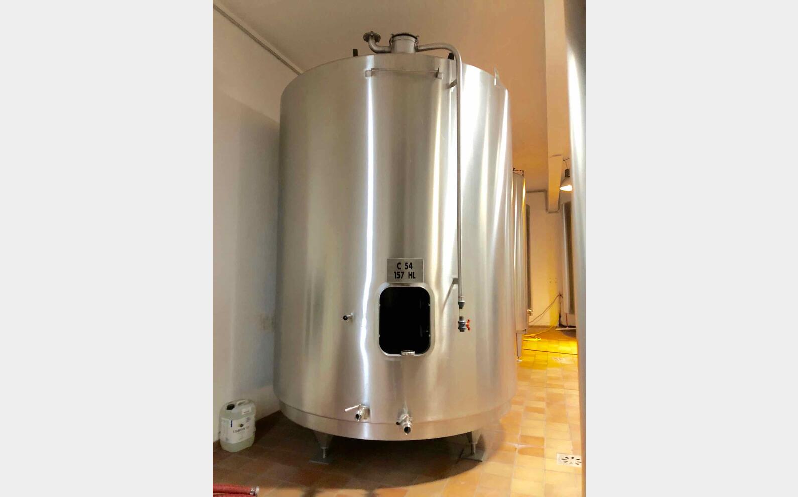 Stainless steel tanks 157 HL (15 700 Liters) PIERRE GUERIN