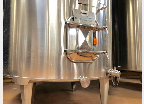Stainless steel tank on feet - With cooling plates