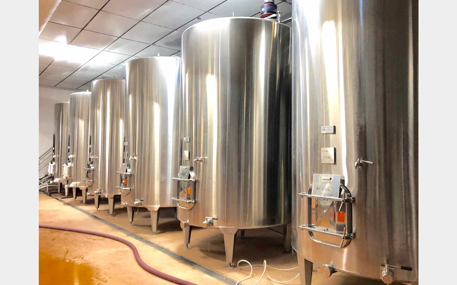 Stainless steel tank on feet 100 HL (10 000 Liters) ALLIANCE INOX