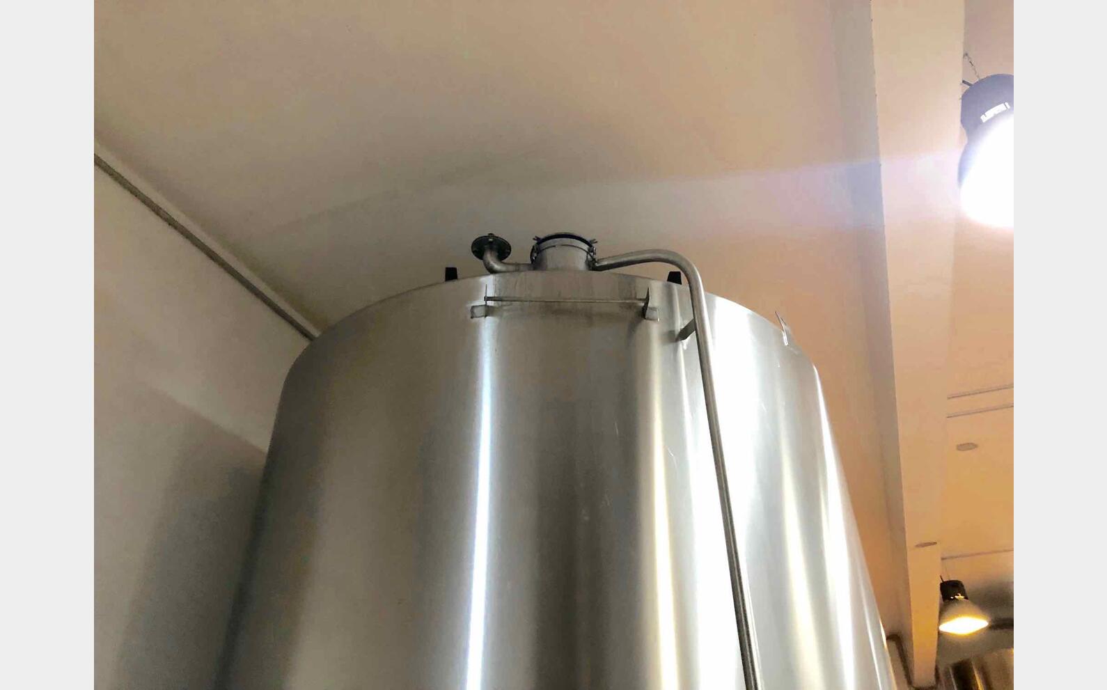 Stainless steel tanks 157 HL (15 700 Liters) PIERRE GUERIN