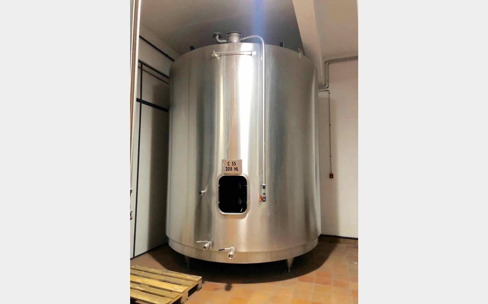 Stainless steel tanks 208 HL (20 800 Liters) PIERRE GUERIN