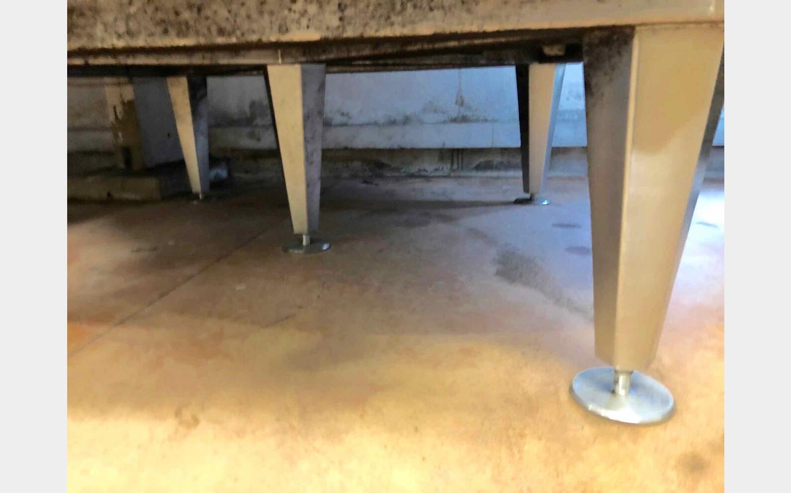 Cuve inox sur pieds 150 HL (15 000 Litres) MAVIL