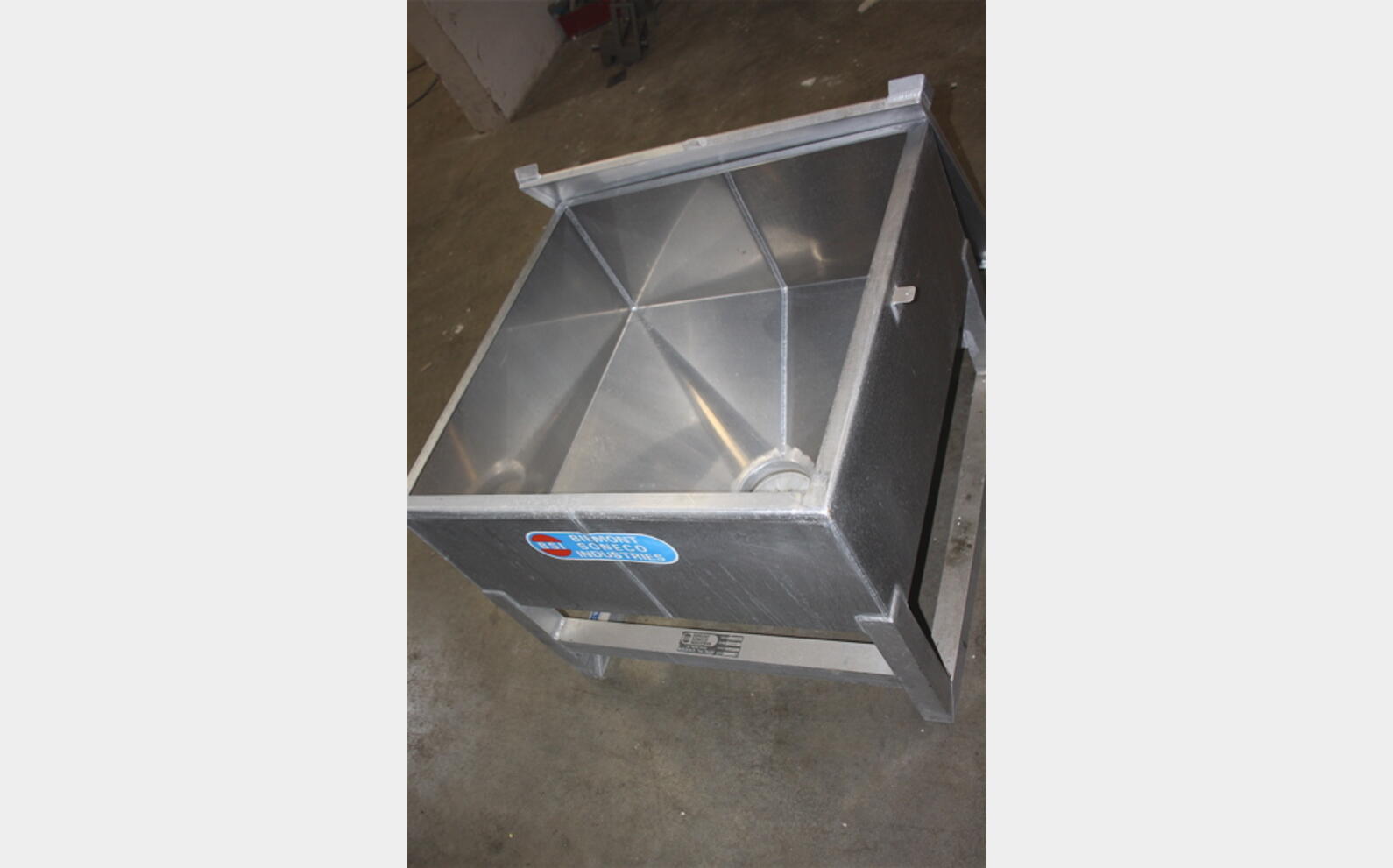 Conteneur aluminium 200 L Marque : BSI.