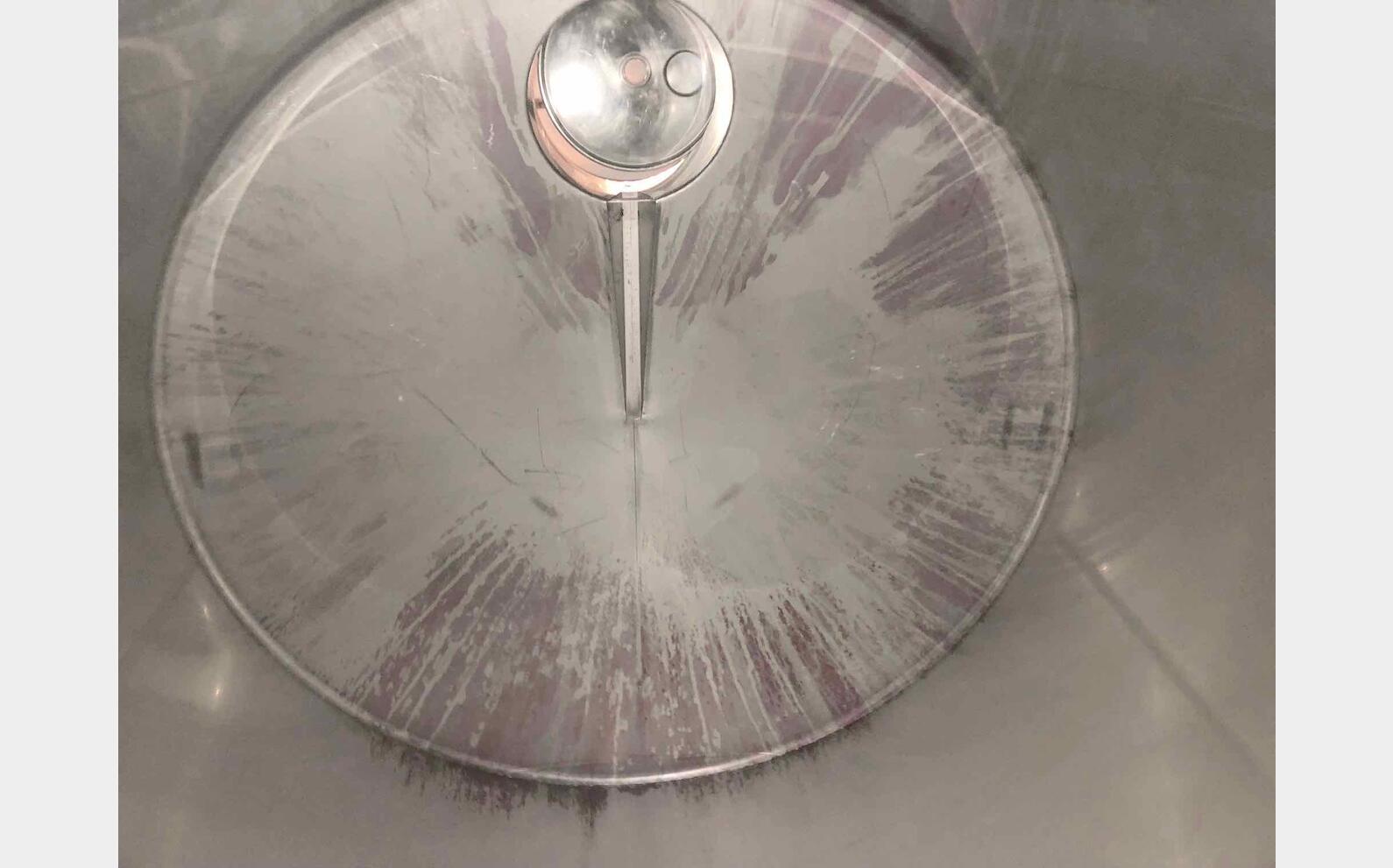 Cuve inox sur pieds 150 HL (15 000 Litres) MAVIL