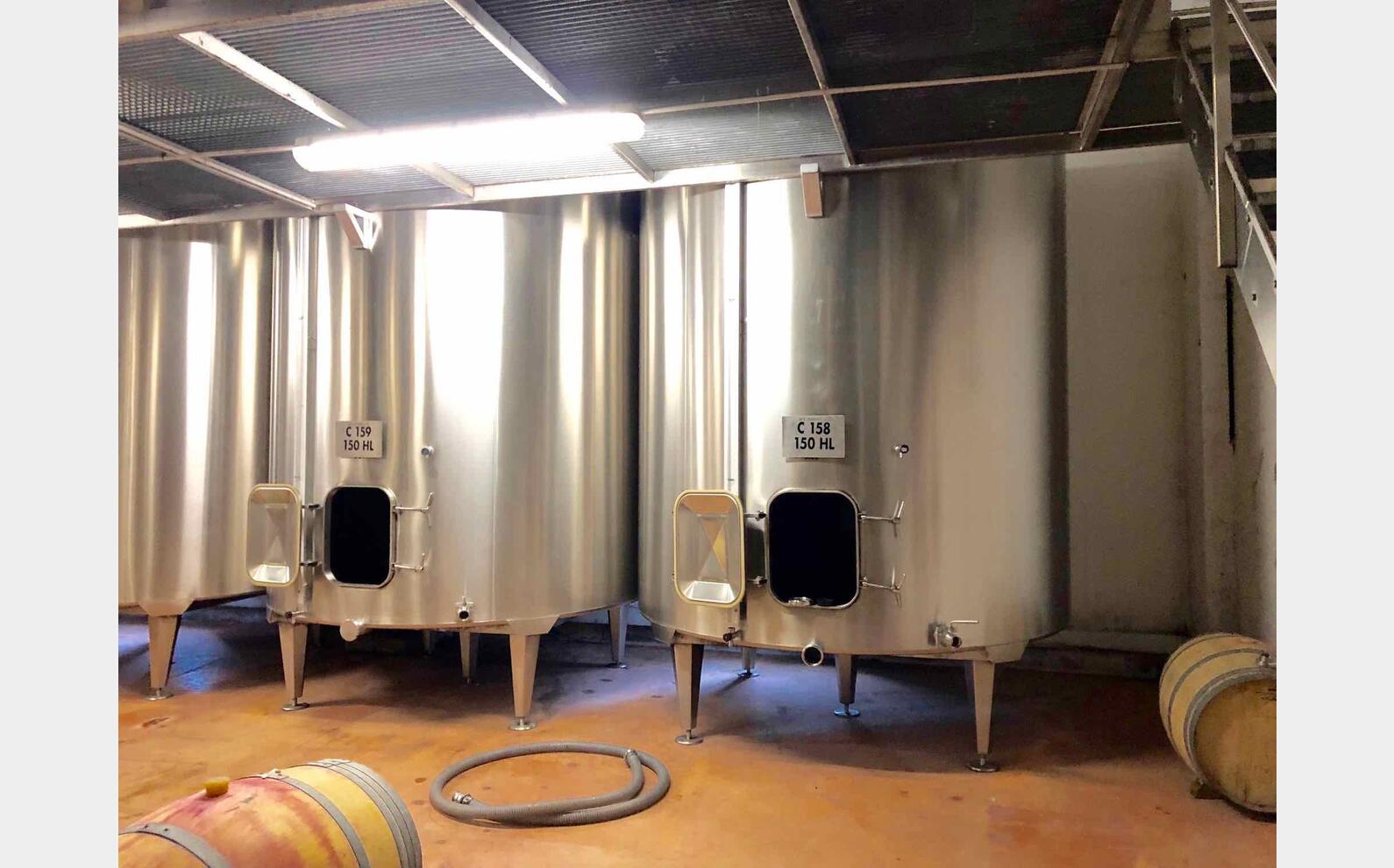 Cuve inox sur pieds 150 HL (15 000 Litres) MAVIL
