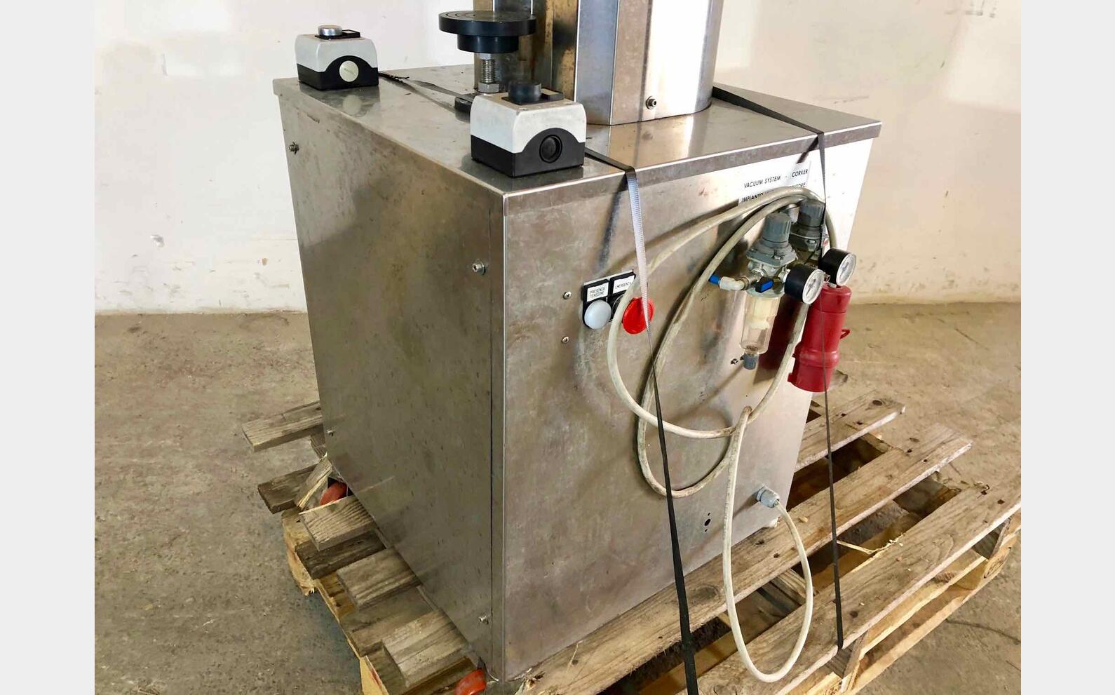 Corker bottling - PG2010 OFFICINE PESCE