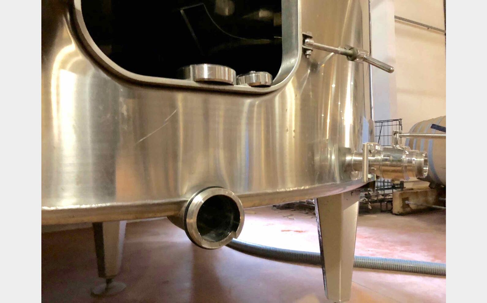 Stainless steel tank on feet 150 HL (15 000 liters) ALLIANCE INOX