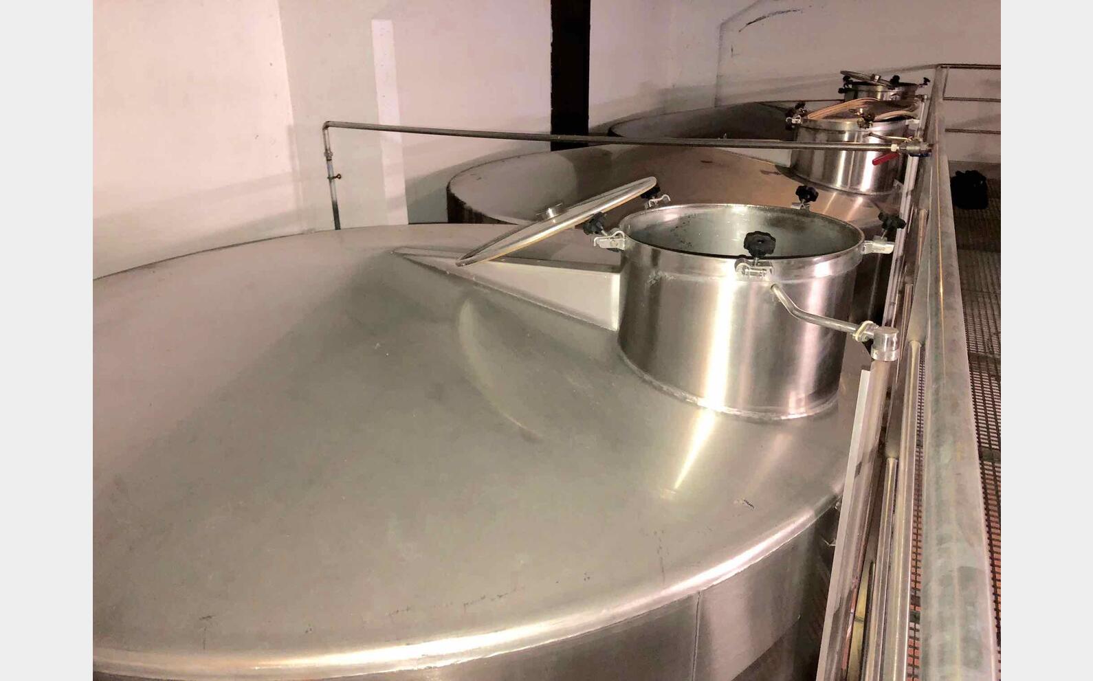 Cuve inox sur pieds 150 HL (15 000 Litres) MAVIL