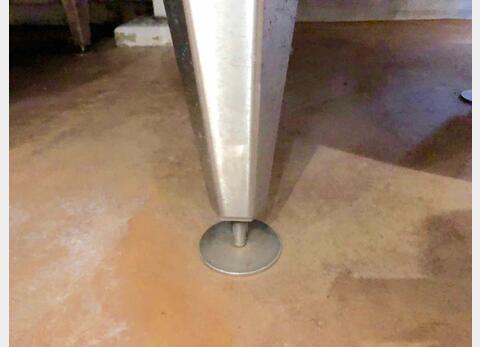 Stainless steel tank on feet - 04/22-3 - With cooling plates