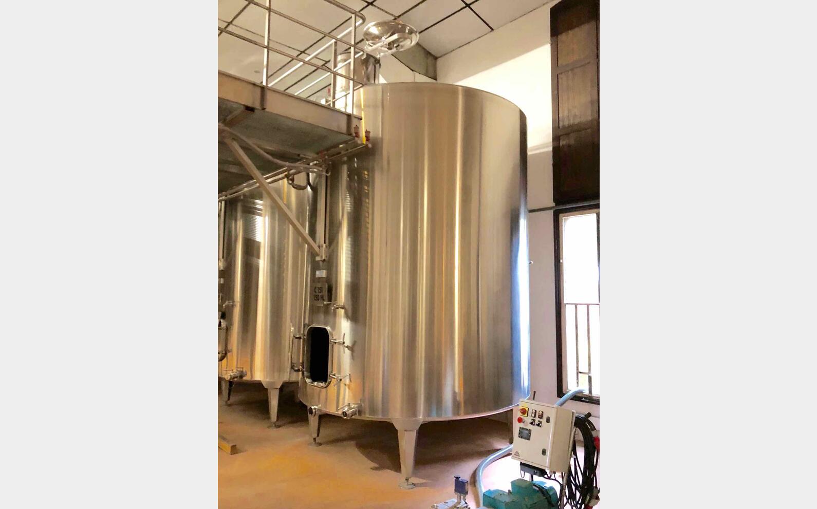 Stainless steel tank on feet 150 HL (15 000 liters) ALLIANCE INOX