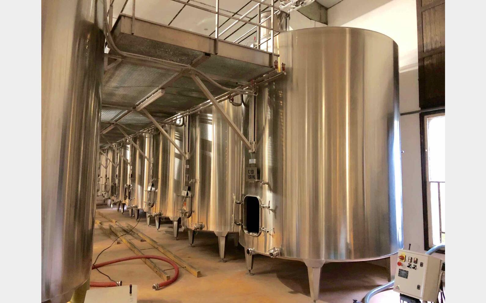 Cuve inox - Avec drapeaux 150 HL (15 000 Litres) ALLIANCE INOX