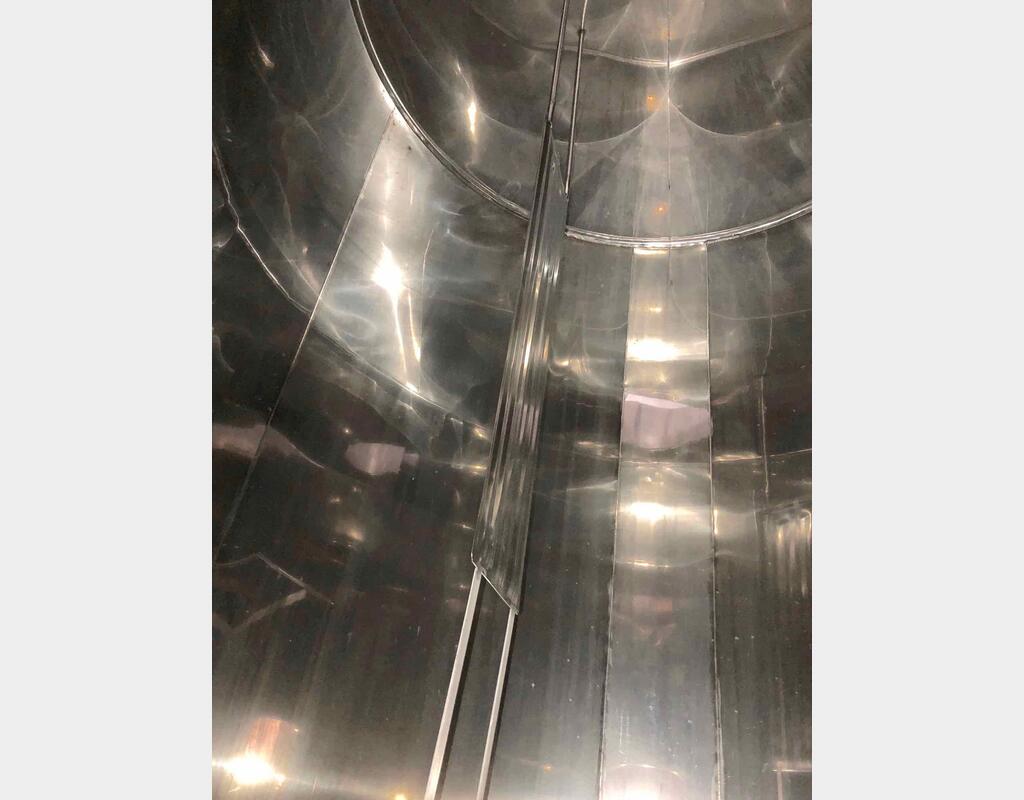 Stainless steel tank on feet - 04/22-3 - With cooling plates